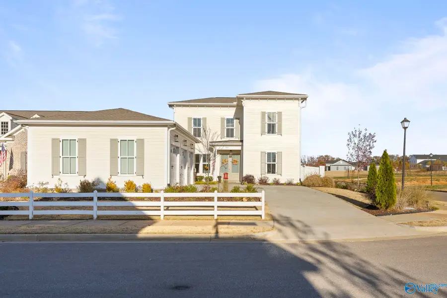 255 Farmhouse Drive, Madison, AL 35757 - Image #2