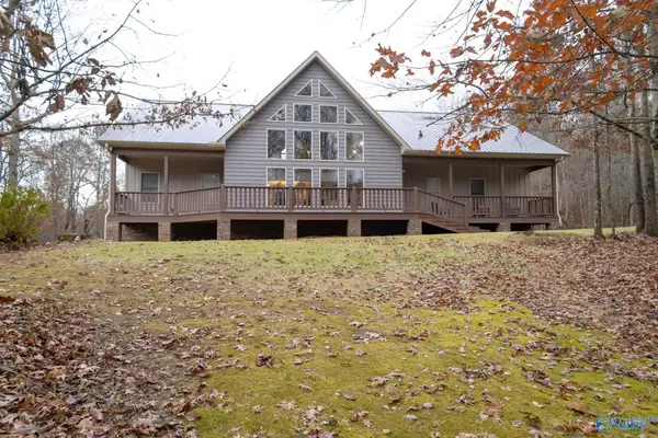 2112 Green Briar Cove Road, Union Grove, AL 35175