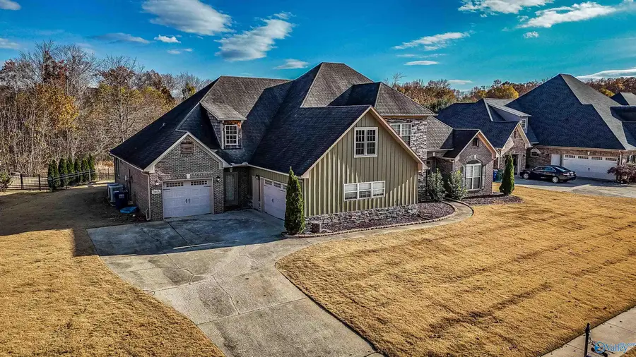 2405 Rothmore Drive, Huntsville, AL 35803 - Image #2