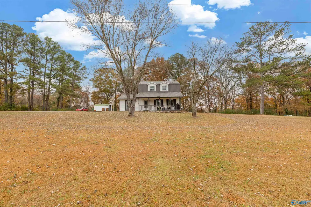 1722 Memory Lane Nw, Hartselle, AL 35640 - Image #1