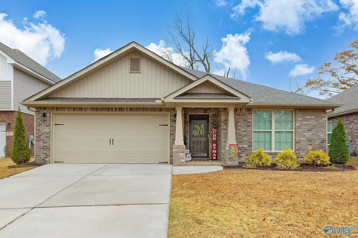 709 Magnolia Place Lane Sw, Hartselle, AL 35640 - Image #1