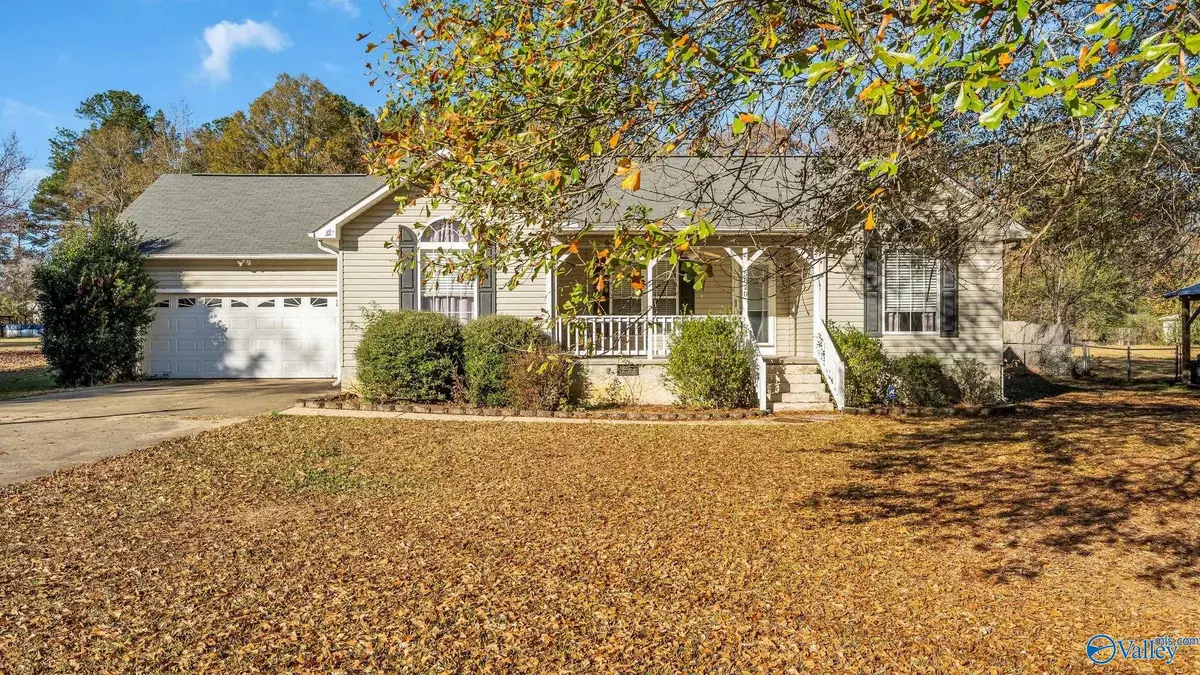 5820 Morris Avenue, Hokes Bluff, AL 35903 - Image #1