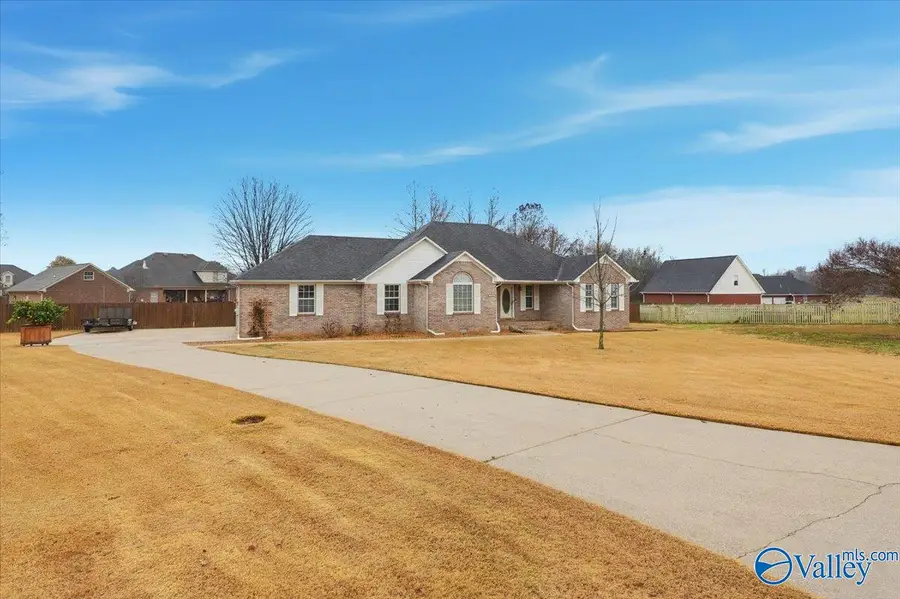 27088 Randal Circle, Athens, AL 35613 - Image #2