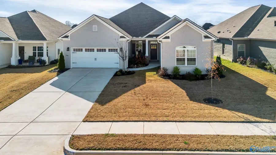 206 Mayflower Drive, Harvest, AL 35749 - Image #2