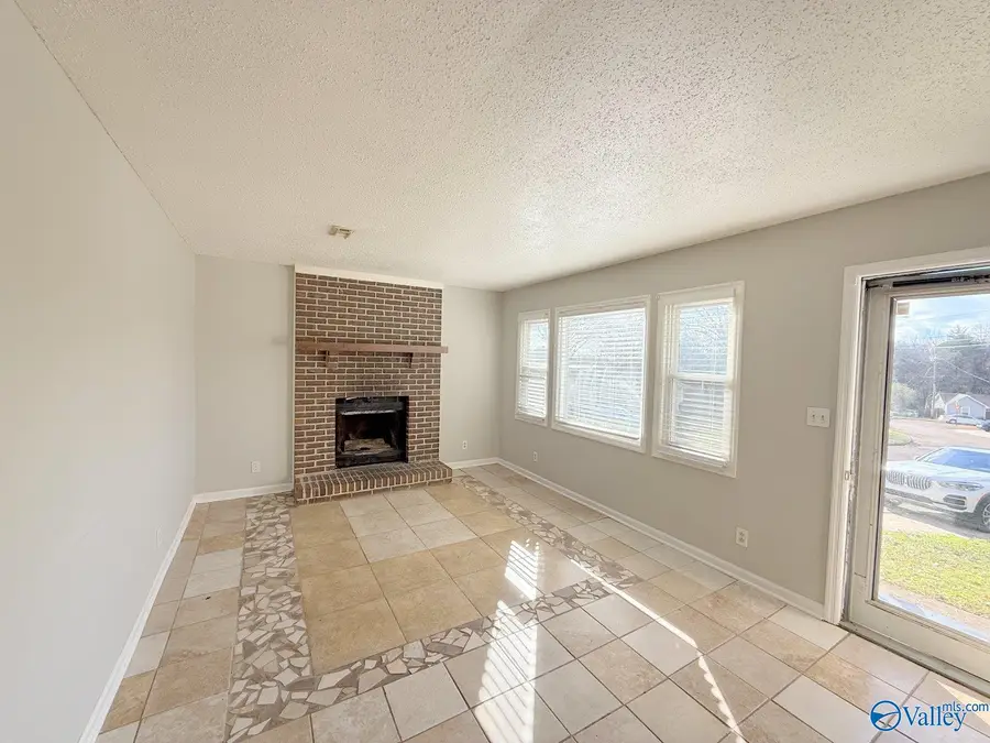 2901 Cochise Circle Nw, Huntsville, AL 35810 - Image #2