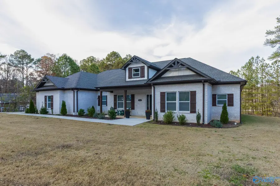 46 Dogwood Drive, Laceys Spring, AL 35754 - Image #3