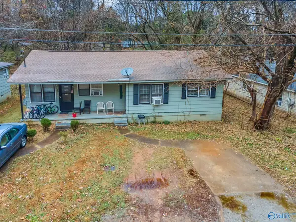 2704 Cave Avenue Nw, Huntsville, AL 35810