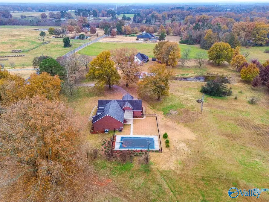 932 Maddox Road, Hartselle, AL 35640 - Image #2