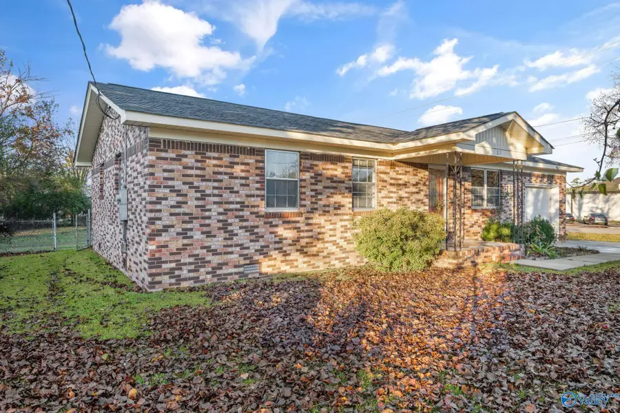 201 Roberts Avenue, Rainbow City, AL 35906 - Image #2