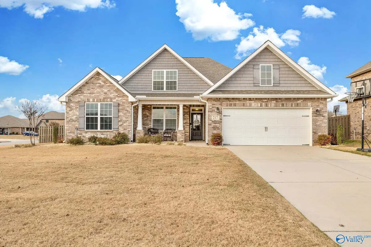 217 Willow Bank Circle, Decatur, AL 35603 - Image #1