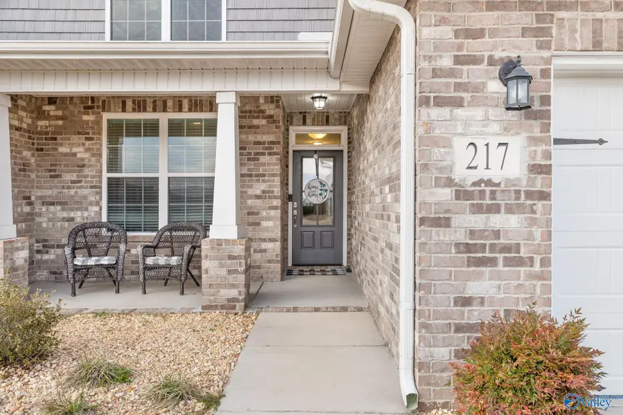 217 Willow Bank Circle, Decatur, AL 35603 - Image #2