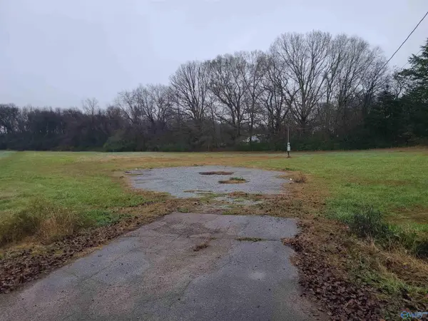 27287 Oakcrest Drive, Athens, AL 35613