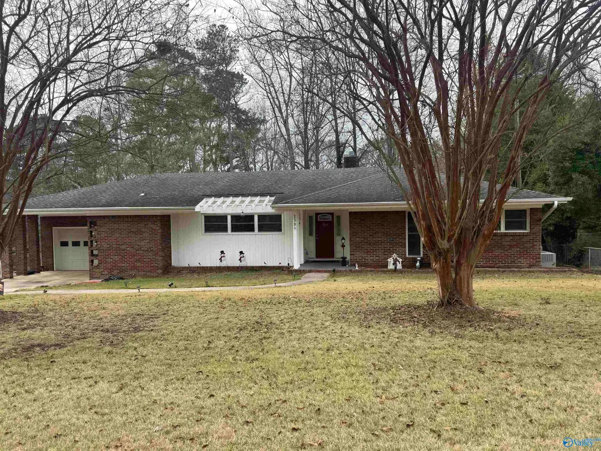 239 NW Hampton Road Nw, Hartselle, AL 35640 - Image #1