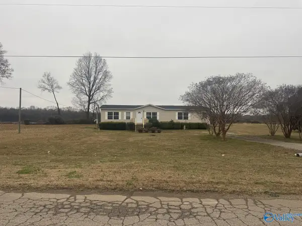 414 Sanderson Lane, Courtland, AL 35618