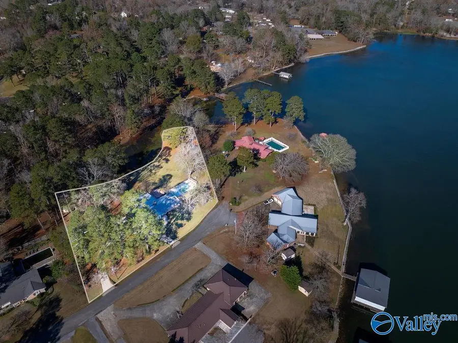 2111 Meadow Island Road, Scottsboro, AL 35769 - Image #2