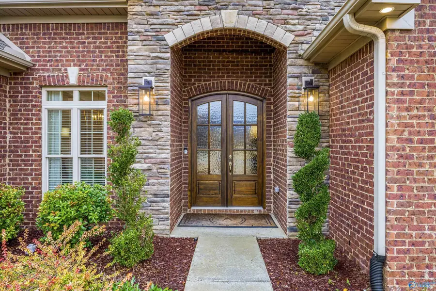 7504 Flint Crossing Circle, Owens Cross Roads, AL 35763 - Image #3