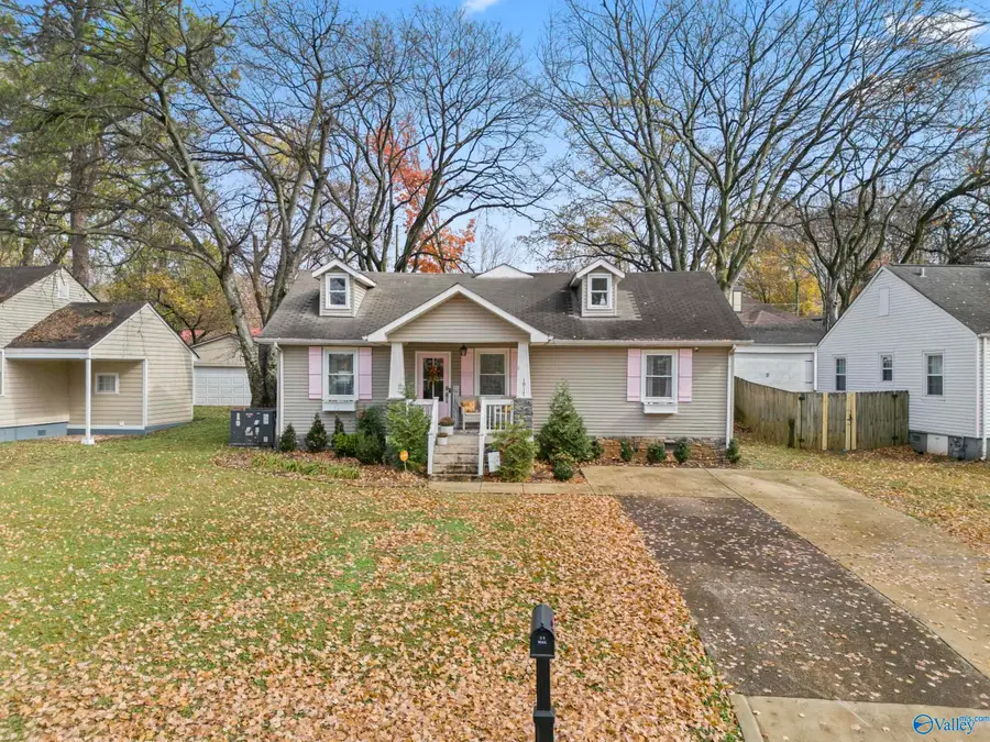 1917 Vanderbilt Circle Sw, Huntsville, AL 35801 - Image #2