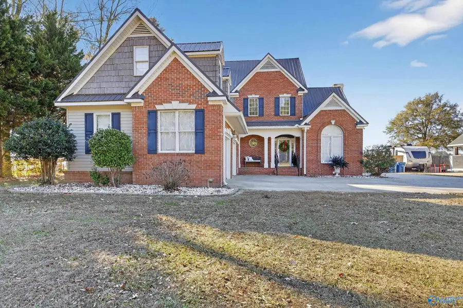 390 Indian Lake Drive, Rainbow City, AL 35906 - Image #2