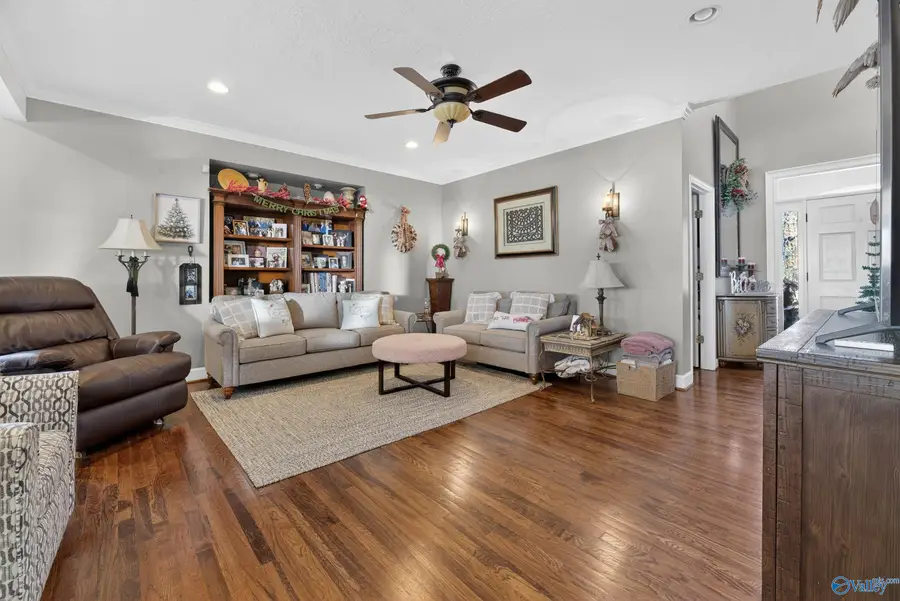 390 Indian Lake Drive, Rainbow City, AL 35906 - Image #3