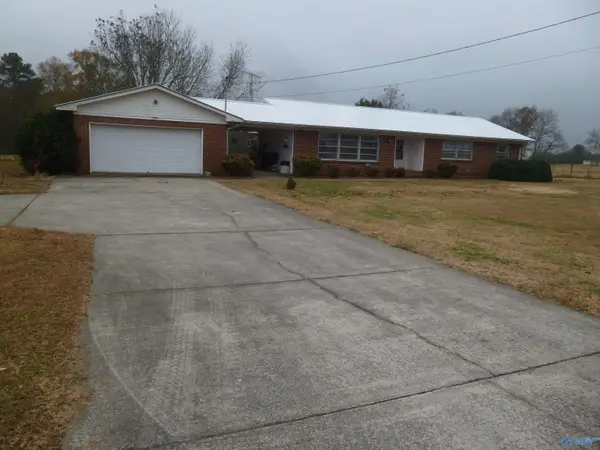 15897 County Road 50, Groveoak, AL 35975