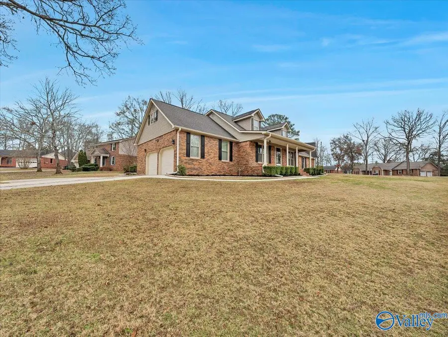 1012 Way Thru The Woods Sw, Decatur, AL 35603 - Image #2