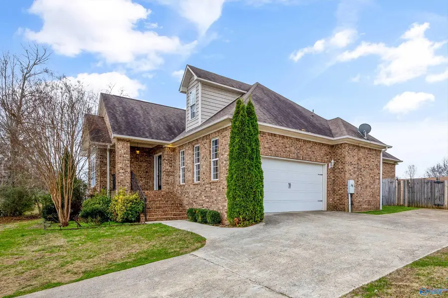 17043 Cliff Drive, Athens, AL 35613 - Image #2
