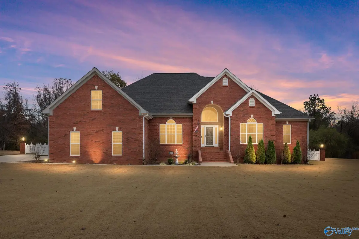 87 Forest Home Drive, Trinity, AL 35673 - Image #1