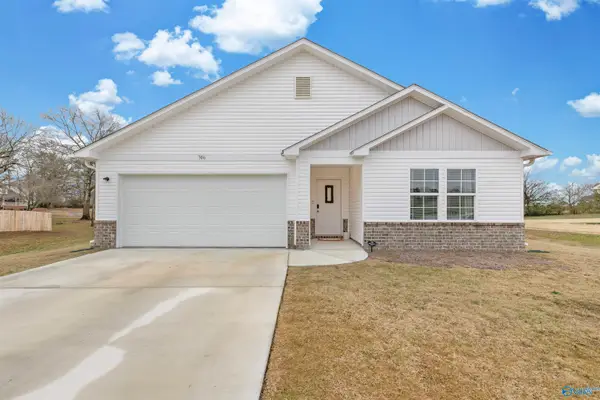 306 Pointer Drive, Albertville, AL 35950