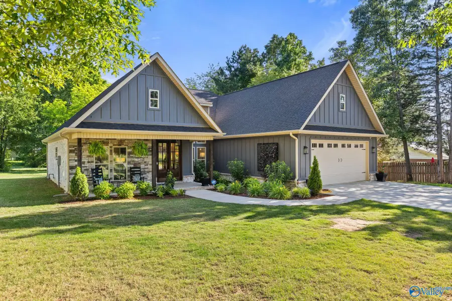 138 Deer Run Circle, Rogersville, AL 35652 - #2