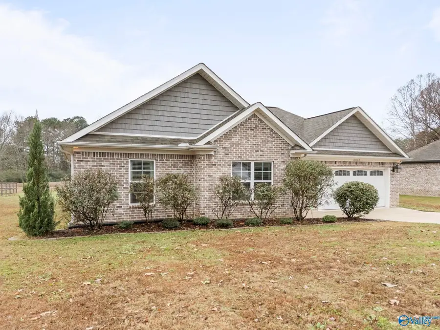 10504 Wall Triana Hwy, Toney, AL 35773 - Image #2