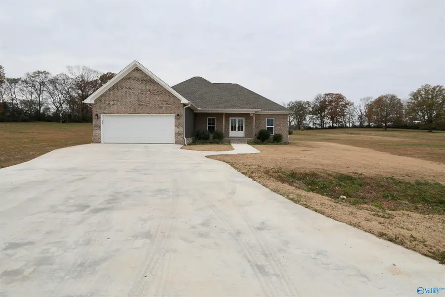 200 Skyview Circle, Muscle Shoals, AL 35661 - Image #2