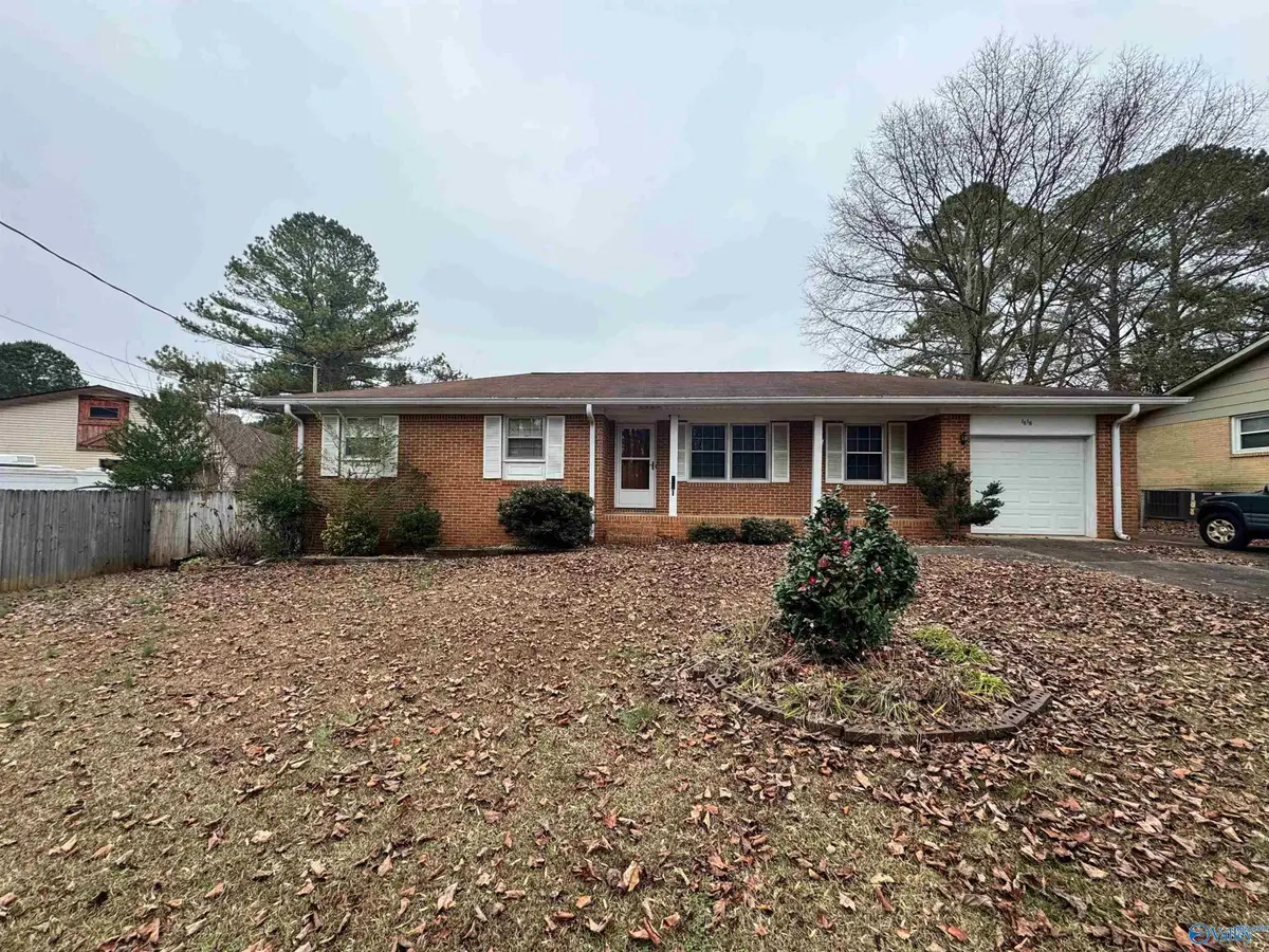 1818 Carson Lane Nw, Huntsville, AL 35816 - Image #1