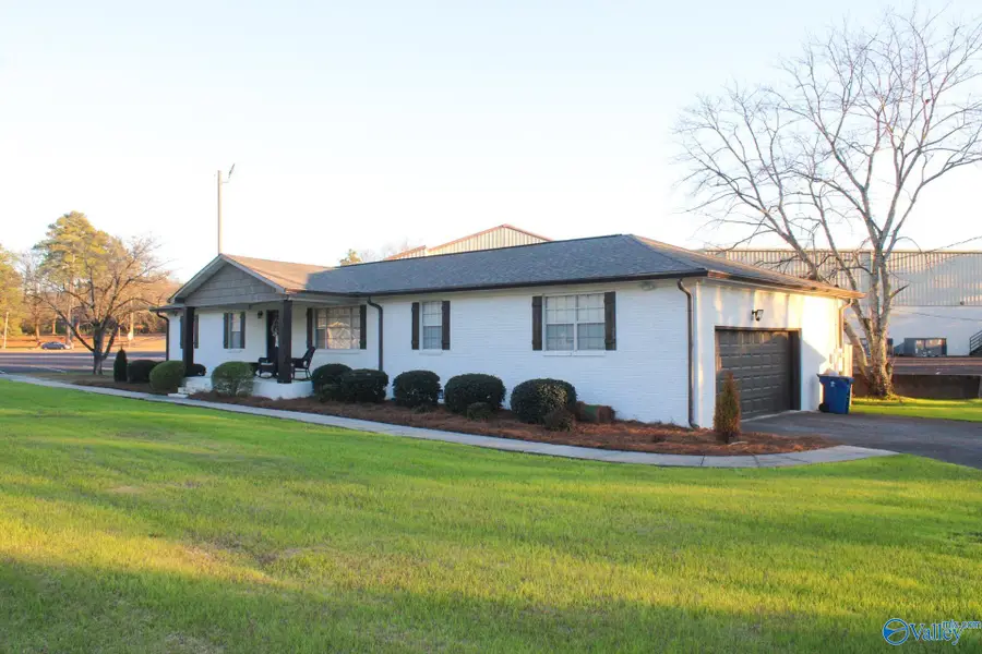 202 Helen Street, Rainbow City, AL 35906 - Image #2