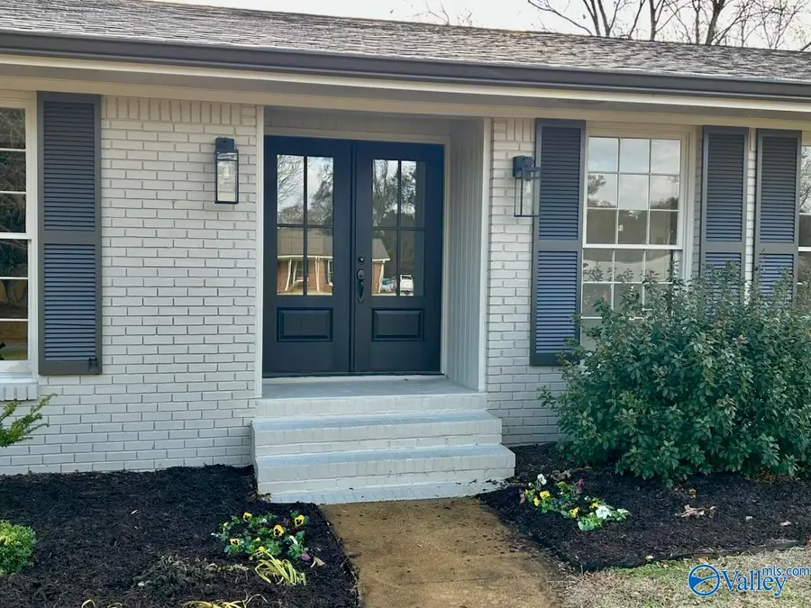 2305 Greenwood Drive Se, Decatur, AL 35601 - Image #2