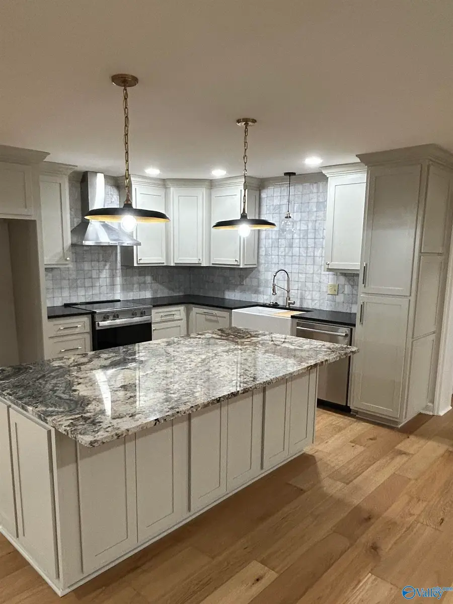 2305 Greenwood Drive Se, Decatur, AL 35601 - Image #3