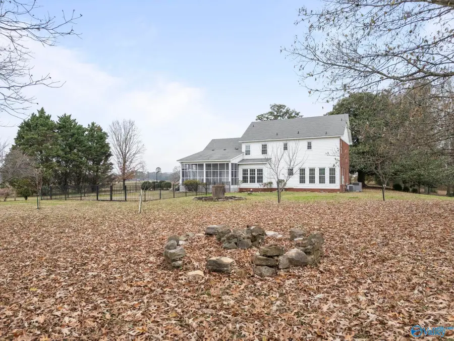 929 E Cave Spring Road, Decatur, AL 35603 - Image #3