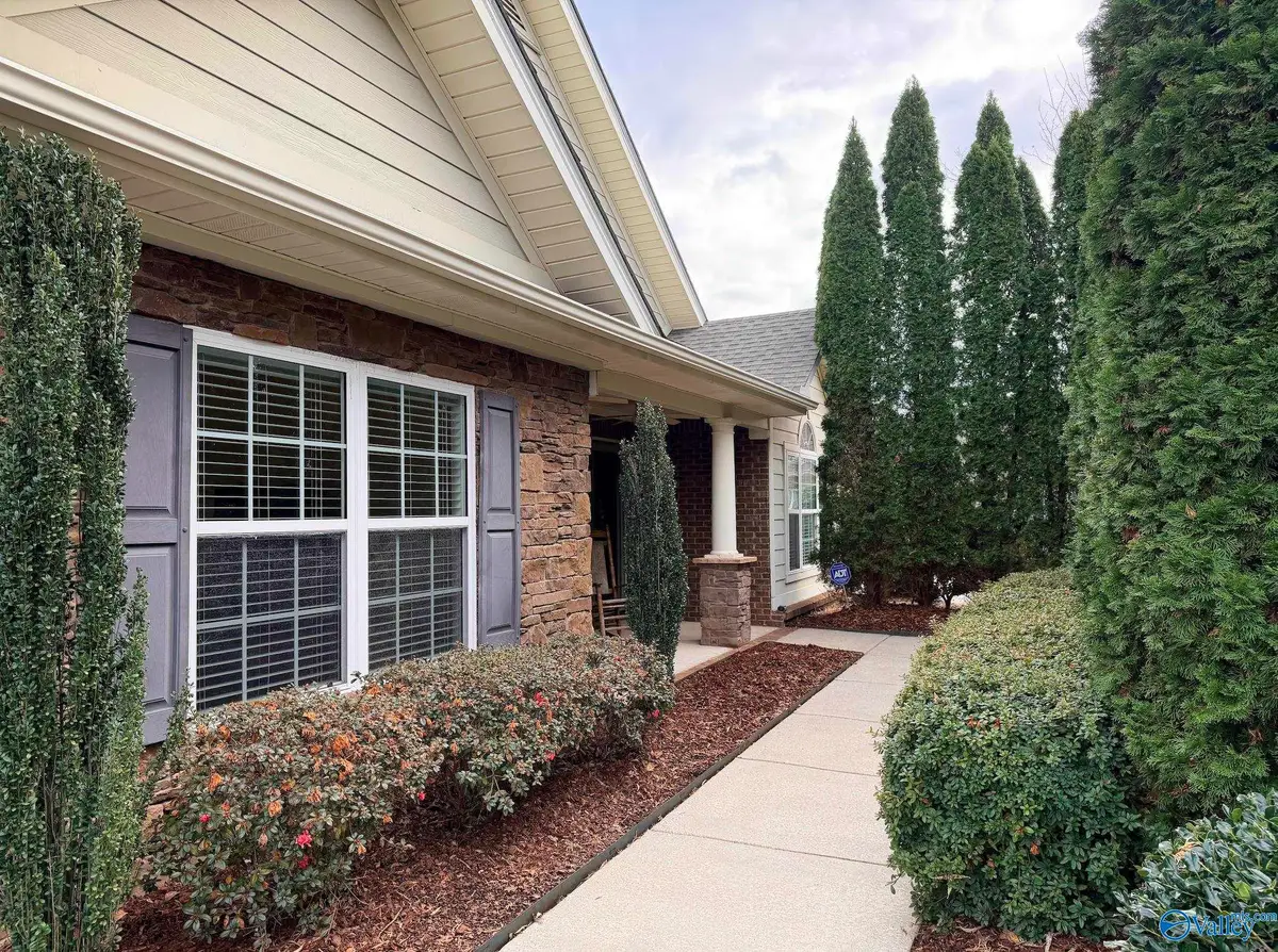 55 Moore Farm Circle Nw #55, Huntsville, AL 35806 - Image #1