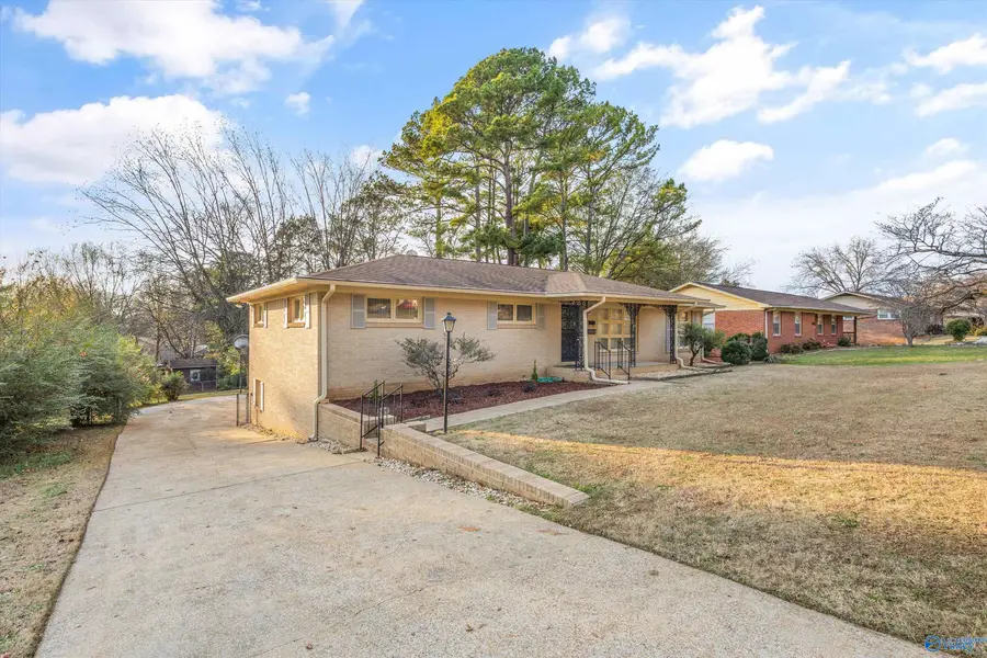 1009 Woodall Lane Nw, Huntsville, AL 35816 - Image #2