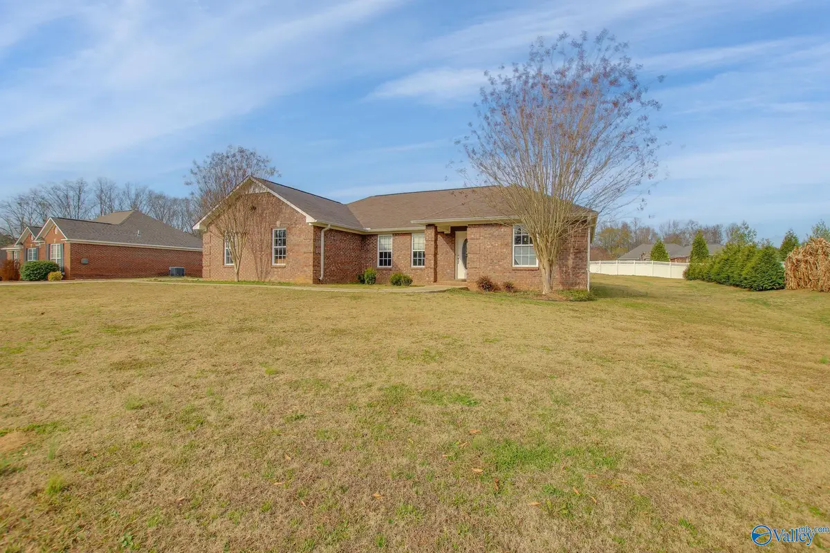40 Kaylee Loop Road, Hartselle, AL 35640 - Image #1