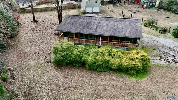 133 Bluff Drive, Rogersville, AL 35652