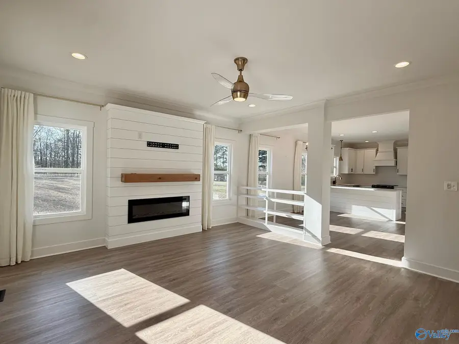 4024 Browns Valley Road, Guntersville, AL 35976 - Image #2