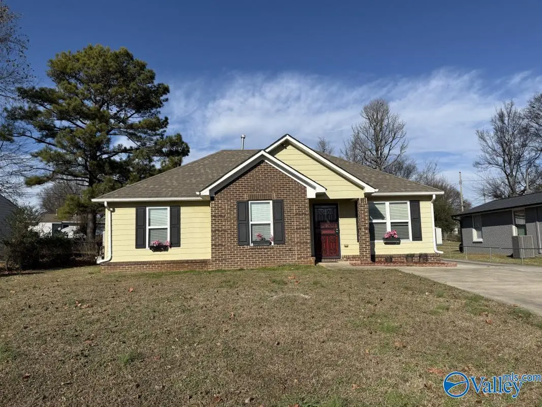 207 Victory Lane Ne, Huntsville, AL 35811 - Image #1