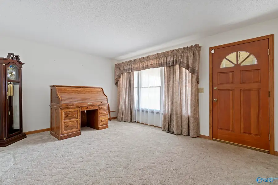 4300 Clayrest Drive Nw, Huntsville, AL 35816 - Image #3