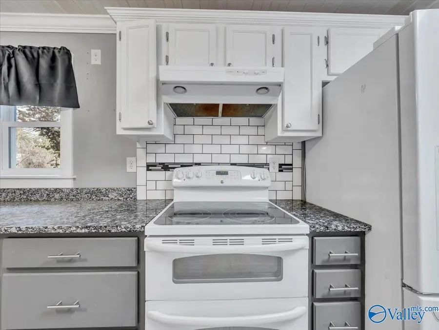 109 Magnolia Lane, Scottsboro, AL 35768 - Image #3