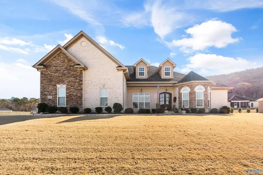 8300 Riley Ridge Way Se, Owens Cross Roads, AL 35763 - Image #2