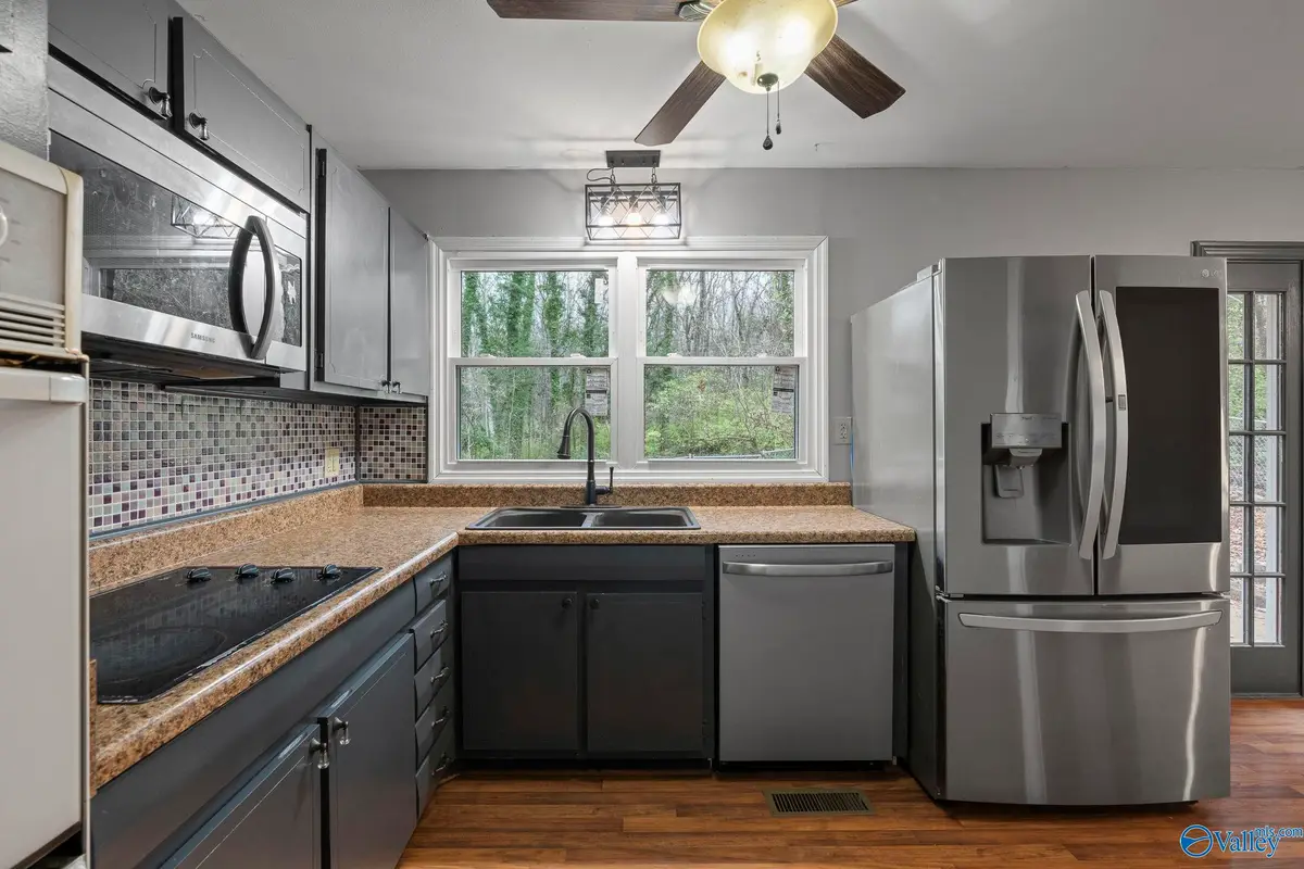 9527 Hemlock Drive Se, Huntsville, AL 35803 - Image #1