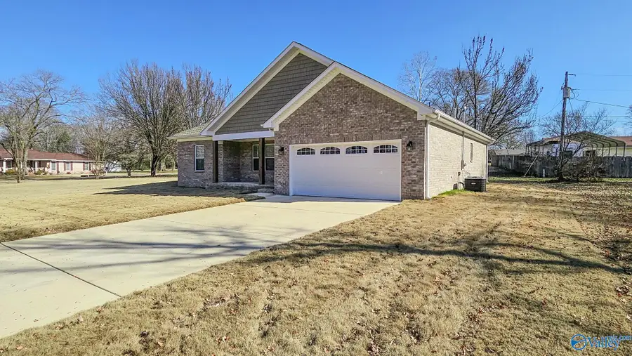 14300 Peek Drive, Athens, AL 35611 - Image #2