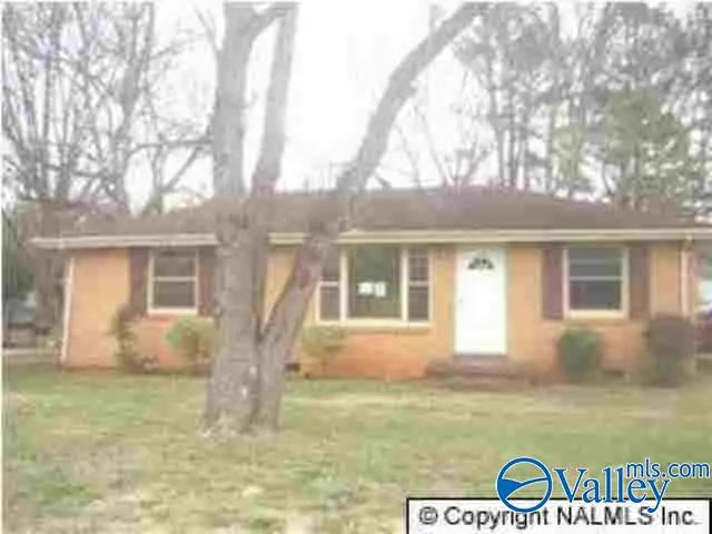 3006 Merry Oaks Drive Nw, Huntsville, AL 35811 - Image #1