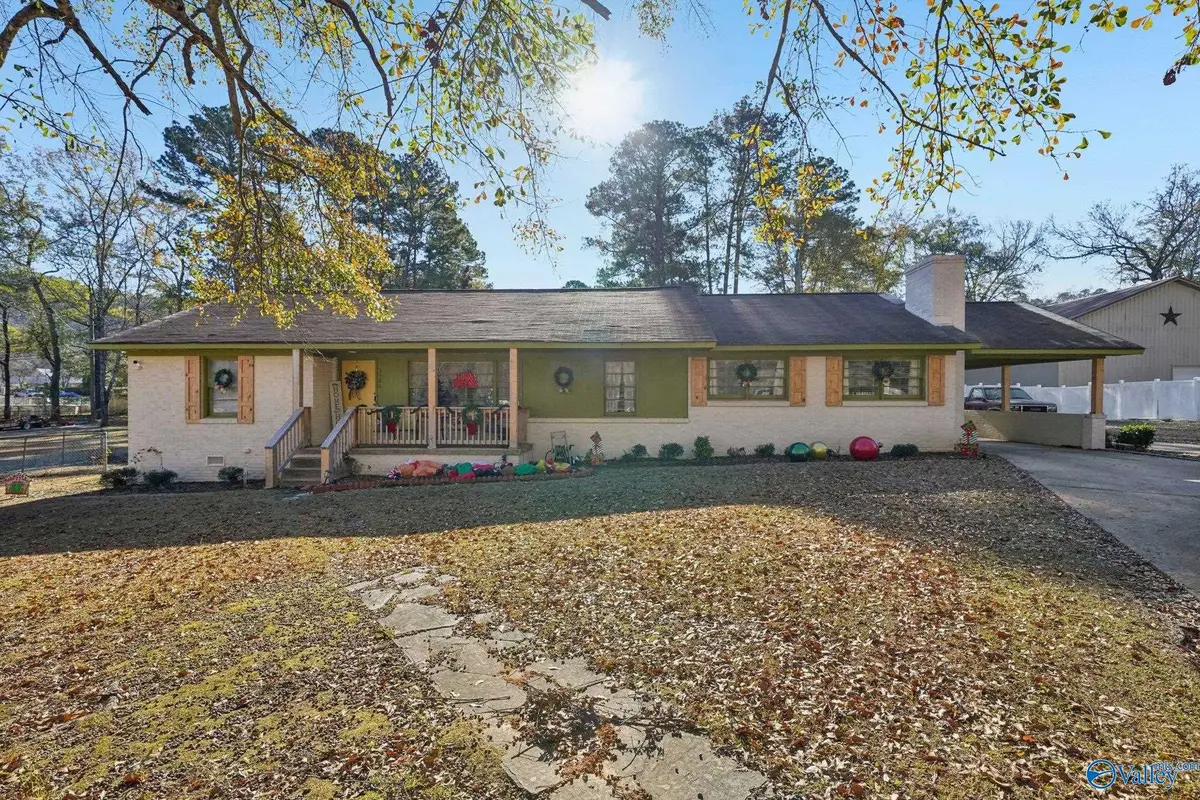 3326 Livingston Trace, Sylacauga, AL 35150 - Image #1