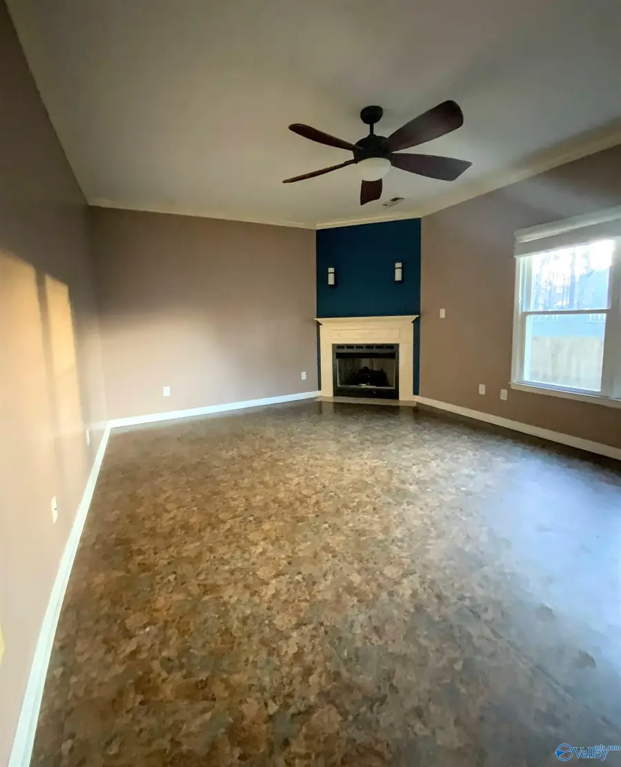 1923 Brownstone Court W, Decatur, AL 35603 - Image #3